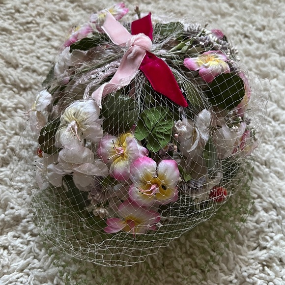 Vintage 1960’s Floral and Berry Veiled Hat main image 14